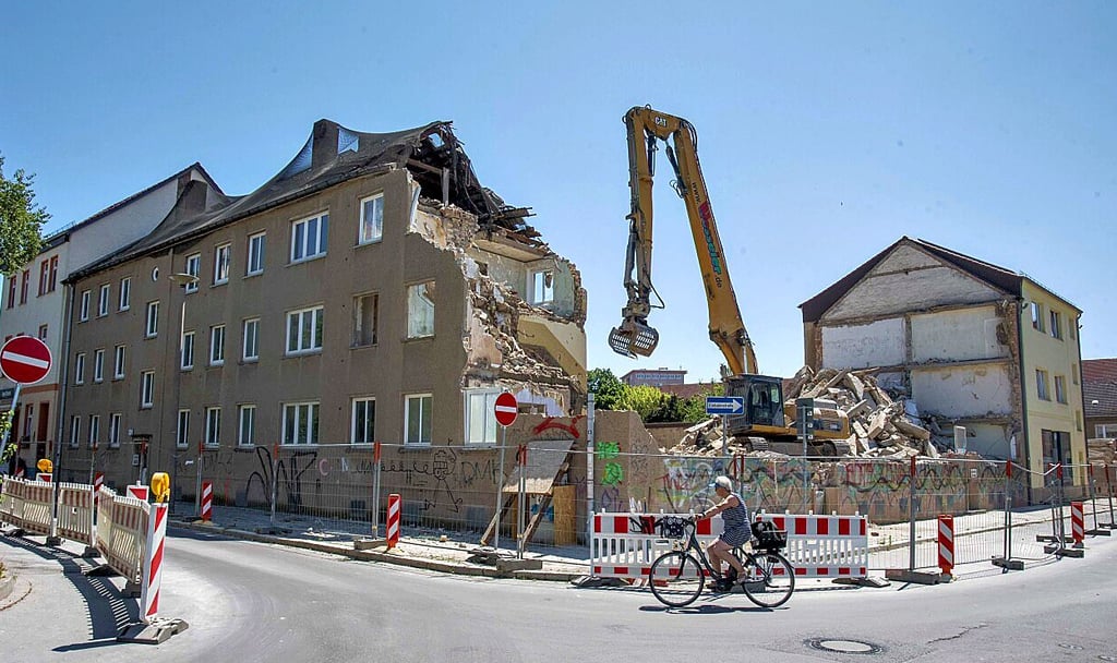 Abrissbagger in der Markt- und Wallstraße