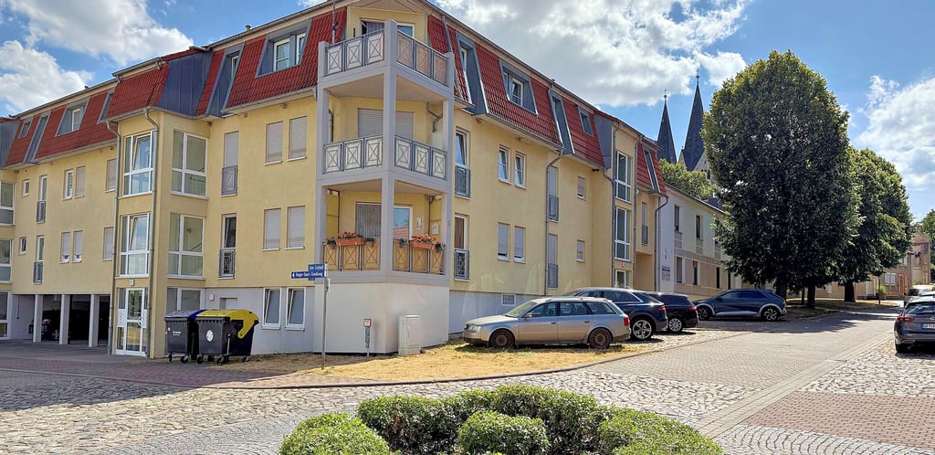 Der Hecklinger Stadtrat hat die Hebesätze für die Grund- und Gewerbesteuern rückwirkend zum 1. Januar angehoben. Das werden auch die Mieter Am Schloss in Hecklingen merken.