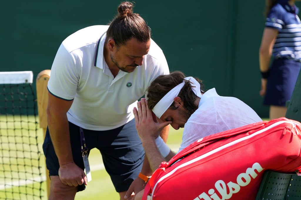 Stefanos Tsitsipas musste in Wimbledon aufgeben.