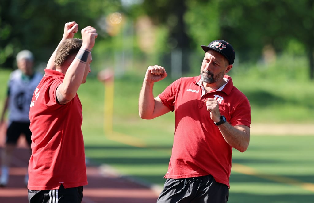 Thomas Tietz bejubelte mit dem SV Arminia den Klassenerhalt in der ersten Landesliga-Saison.