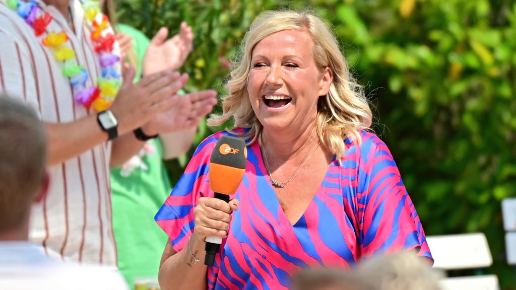 Die sonst so gut gelaunte Moderatorin des ZDF-Fernsehgartens, Andrea Kiewel, musste wegen Juckreiz und Quaddeln eine Notfallapotheke in Berlin aufsuchen.