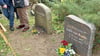 Auf dem Brettiner Friedhof, wo Steine an Elsa und Edith von Bonin erinnern, soll bald auch an Erna Schill-Krämer gedacht werden. Eine Grabplatte wurde beauftragt. 