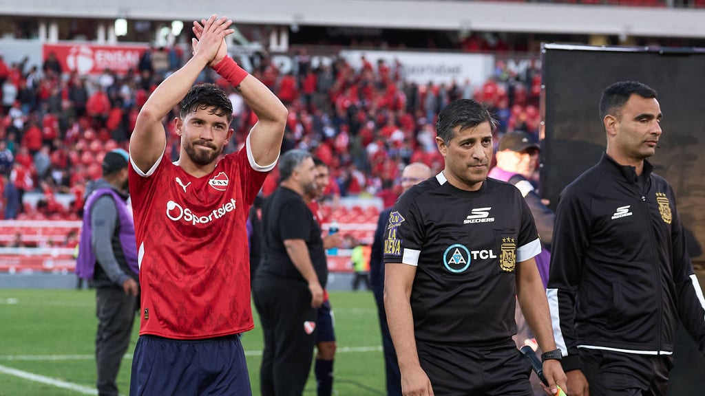 Felipe Loyola applaudiert.