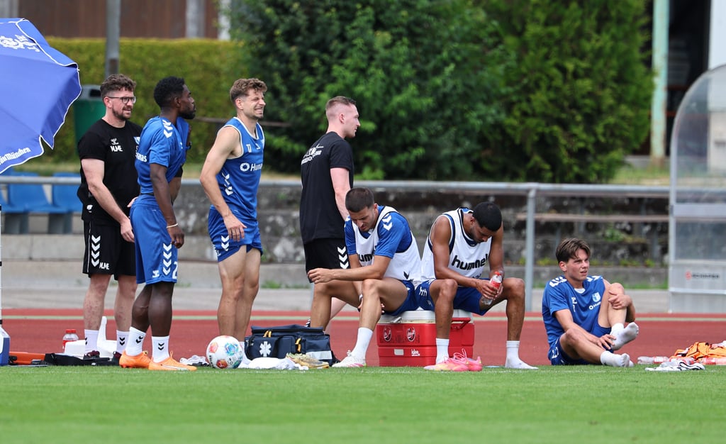 Ein Bild, dass Bände spricht: Die Einheit am Samstag strengte die Akteure extrem an.