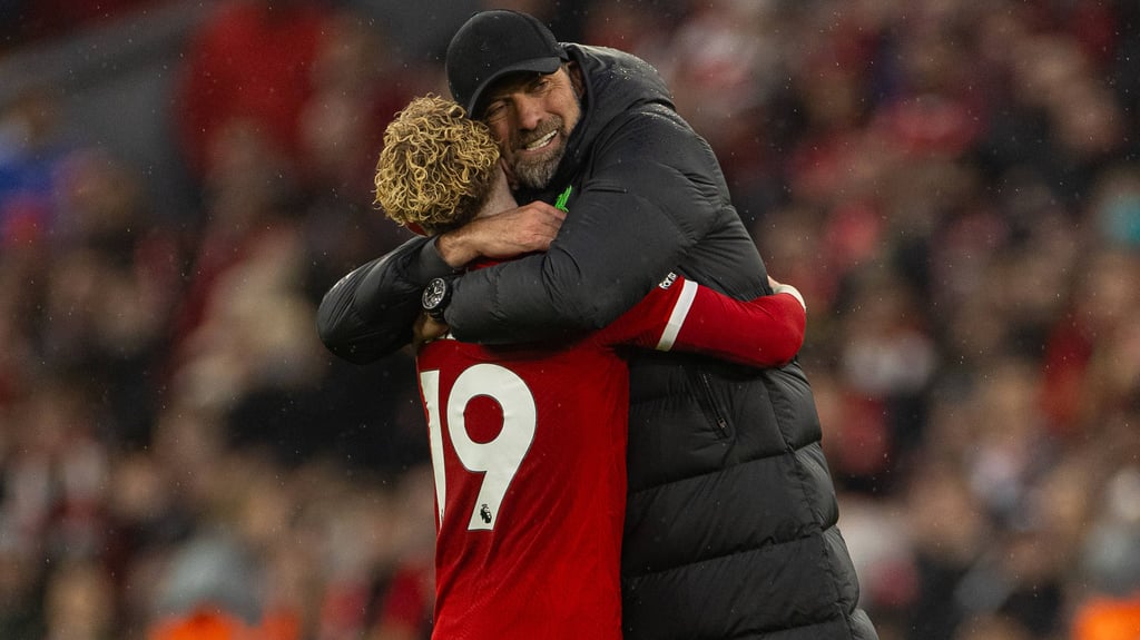Jürgen Klopp mit Harvey Elliott.