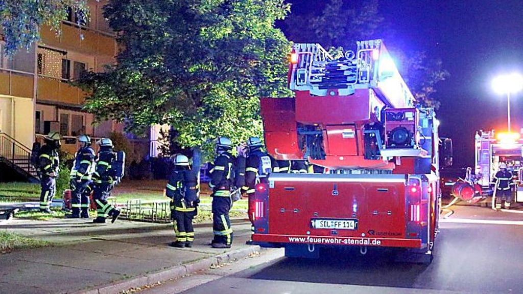 Zu einem Kellerbrand an der Albert-Einstein-Straße rückte die Freiwillige Feuerwehr Stendal Samstagnacht aus.