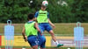 Alexander Ahl-Holmström (in der Luft) vom 1. FC Magdeburg musste das Training am Samstag abbrechen.