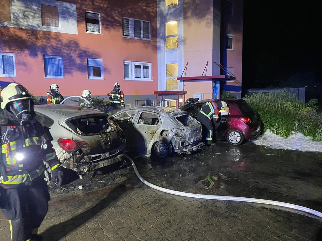 18 Kameraden der Ortsfeuerwehr Zerbst waren beim Pkw-Brand am Breitestein im Einsatz.