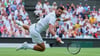 Novak Djokovic gewinnt mit akrobatischer Einlage.