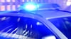 Ein 32-jähriger hat in Eisleben mehrere Jugendliche auf einem Supermarktparkplatz bedrängt.