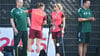 Training unmöglich: Die verletzte Giulia Gwinn bei der Einheit am Sonntag.