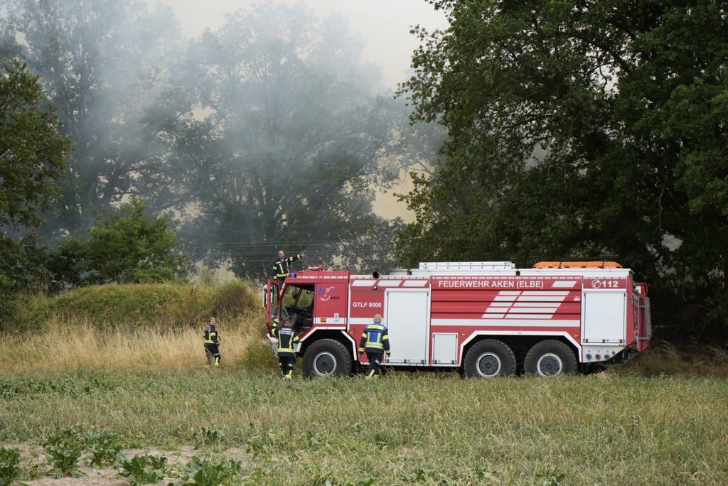 Kräfte aus der gesamten Region halfen bei den Löscharbeiten.