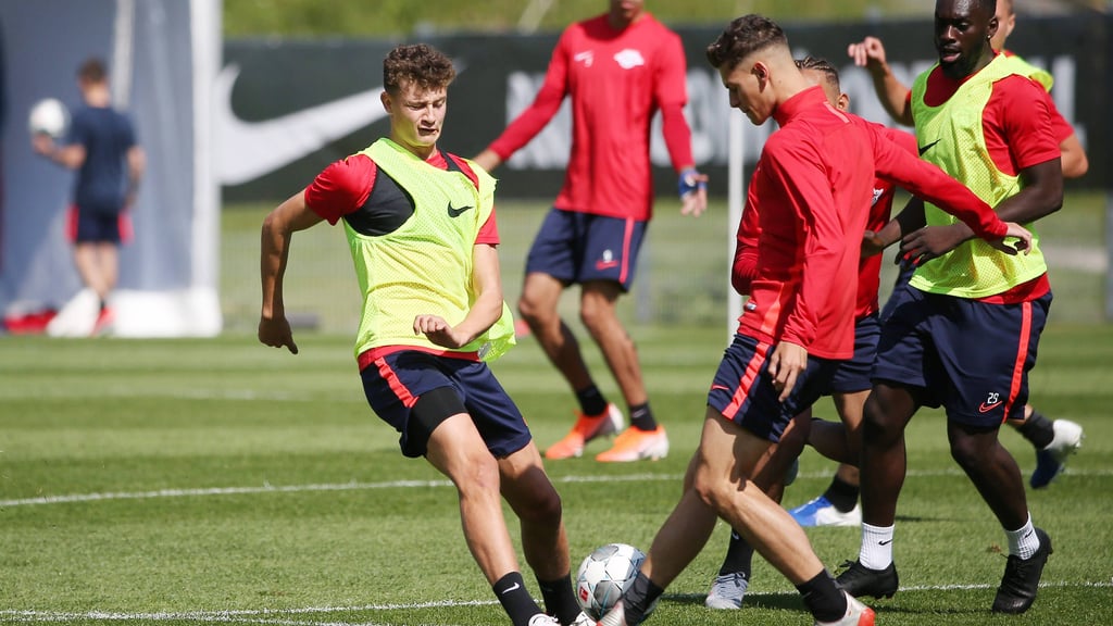 Bild aus gemeinsamen Tagen bei RB Leipzig: Eric Martel (links) und Tom Krauß bei der Vorbereitung auf die Saison 2019/20.