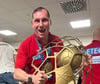 Zum Abschluss seiner Zeit beim SC Magdeburg konnte sich  Physiotherapeut Andreas Grote auch noch mal über den Gewinn der Champions League freuen.