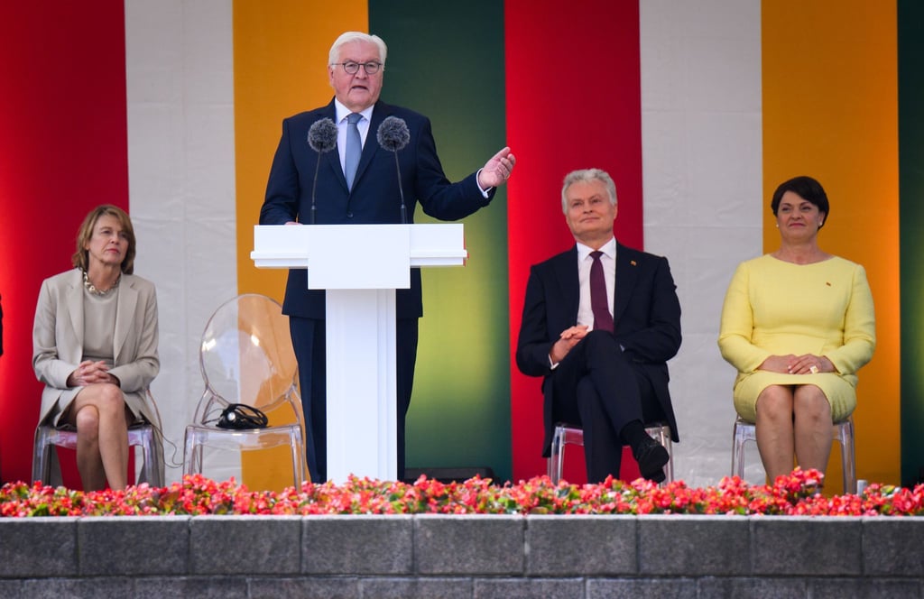 Bundespräsident Steinmeier sagt Litauen am Nationalfeiertag die Unterstützung Deutschlands bei der Verteidigung seiner Freiheit zu.