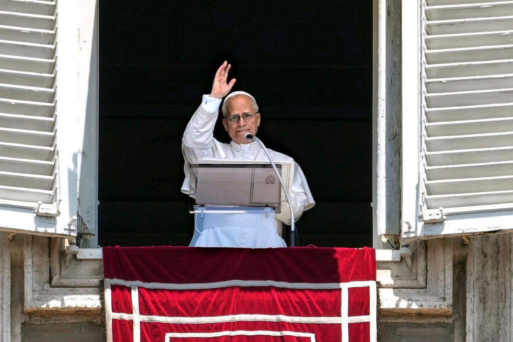 Vor dem Abschied in den Urlaub erteilte Leo XIV. den Gläubigen auf dem Petersplatz noch den Segen.