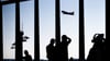 Ihr Urlaubsflieger will ohne Sie abheben? Ist das Boarding noch nicht abgeschlossen und sind die Türen des Flugzeuges noch geöffnet, besteht laut Gericht eine Mitnahmeverpflichtung der Fluggesellschaft.