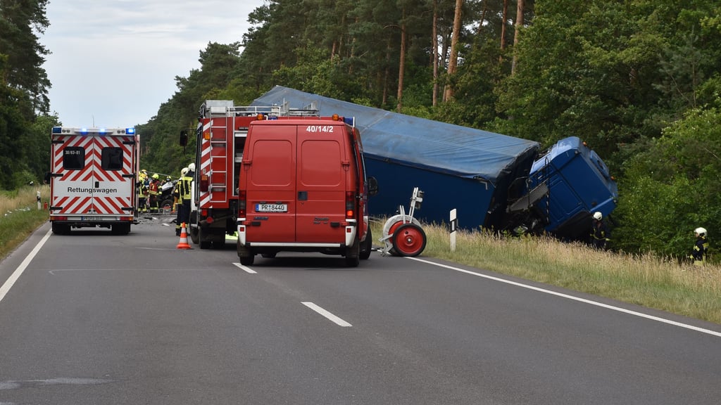 Zu einem schweren Unfall mit drei Toten kam es am Sonnabend, 4. Juli, zwischen Perleberg und Weisen.