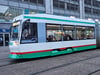 Blick auf eine Straßenbahn der MVB: In Magdeburg steigen zum 1. August die Ticketpreise im ÖPNV. 