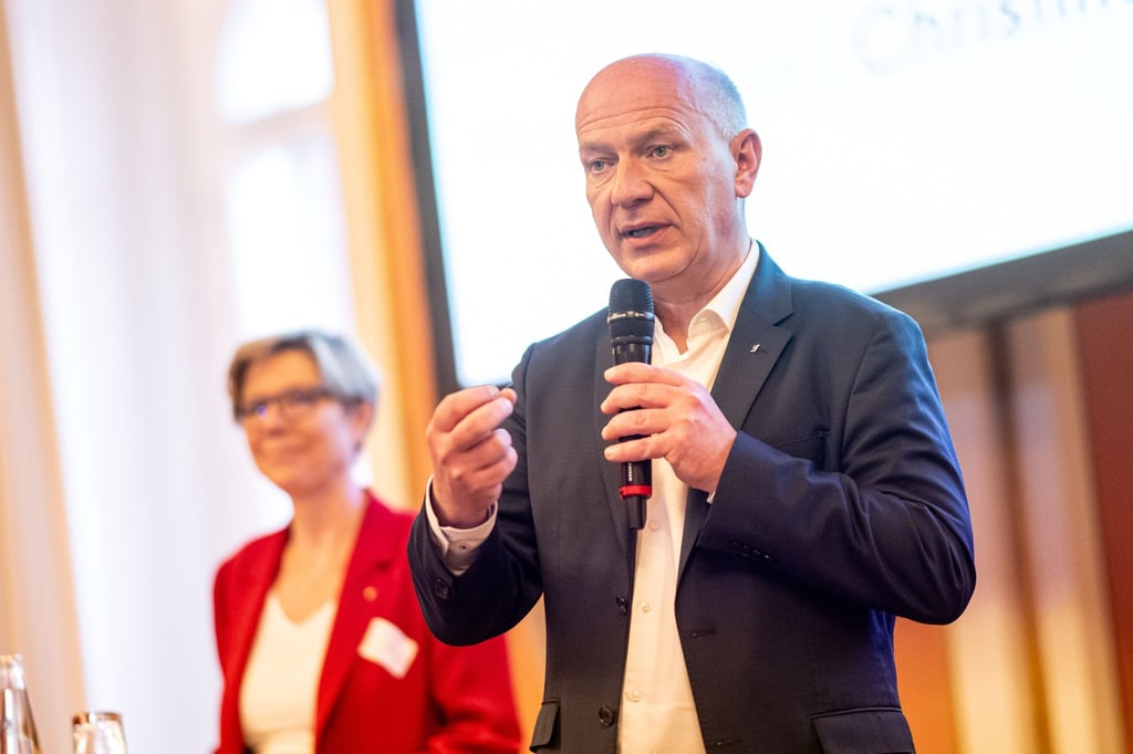 Der Regierende Bürgermeister wirbt bei den Unternehmen um mehr Ausbildungsplätze. (Archivbild)