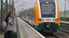 Die Linie der Regionalbahn RE1 ist wochenlang unterbrochen. (Symbolbild)