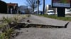 Hochstehende Betonplatten ärgern Nutzer eines Geh- und Radwegs in Magdeburg.
