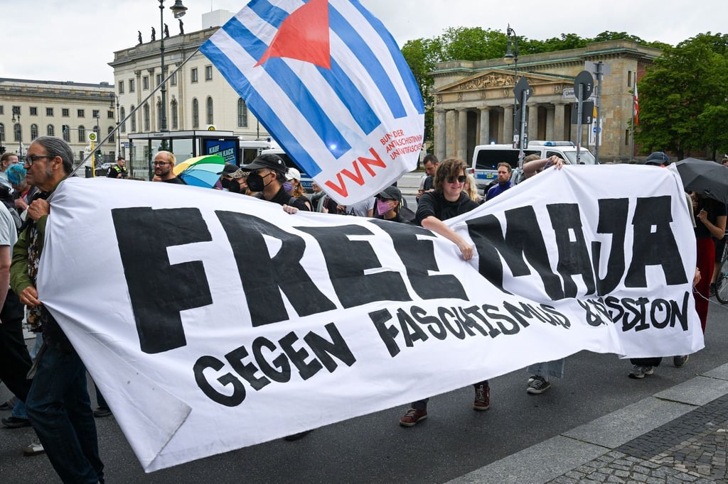Eine Demonstration „Free Maja“ linker Gruppen fordert die Rückholung von Maja T. aus Ungarn.