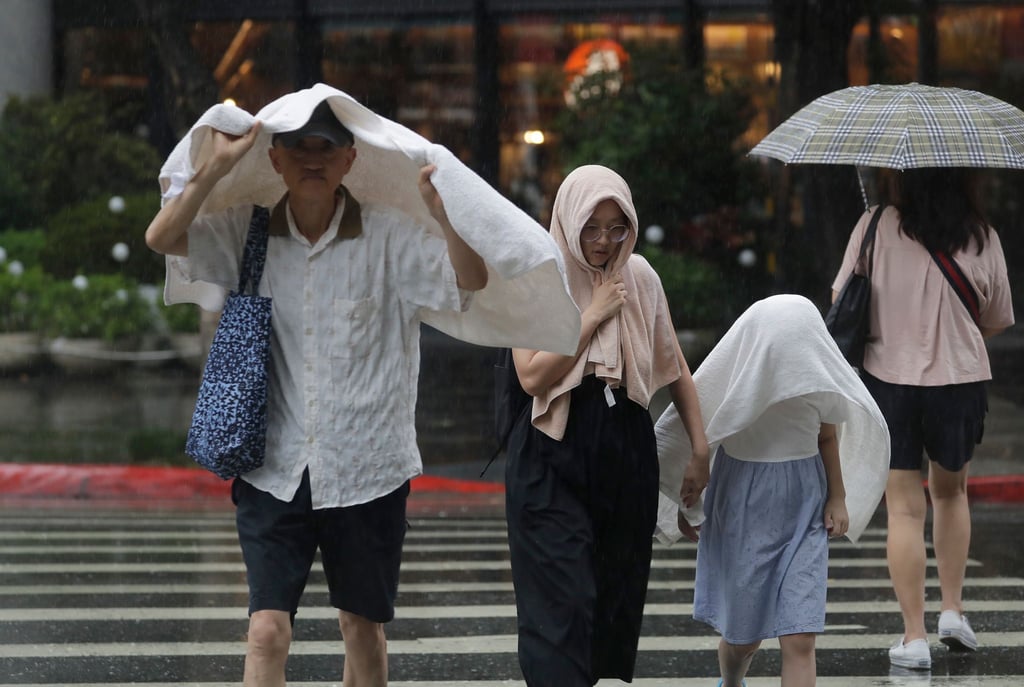 Taifun „Danas“ brachte Regen und heftige Winde mit sich.