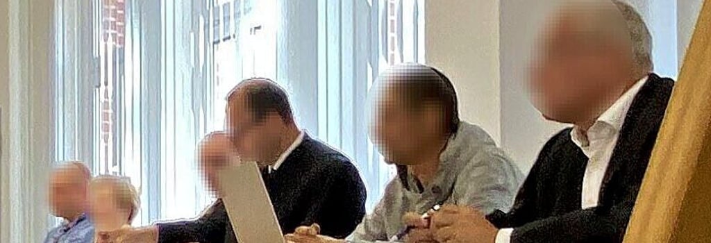 Jeder der Angeklagten hatte einen eigenen Anwalt.