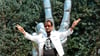Ringo Starr vor der von ihm gestalteten „Peace and Love“-Statue in seiner Wahlheimat Los Angeles. (Archivfoto)