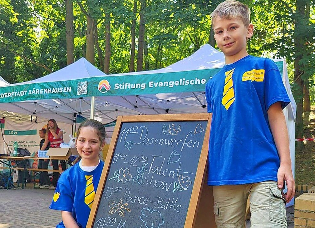 Bürgermeister Mats Bauschke und seine Stellvertreterin Emma Licht.