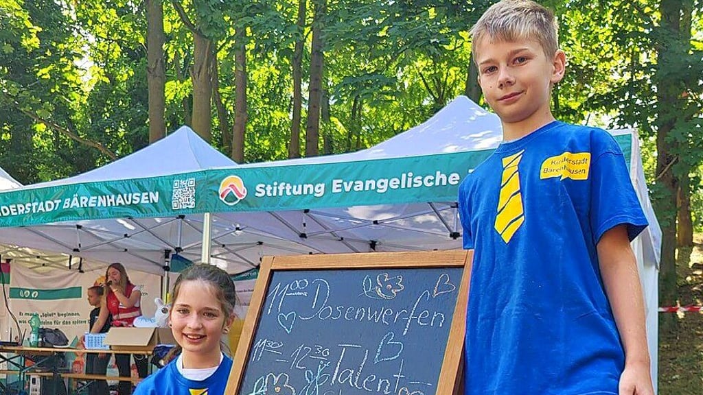 Bürgermeister Mats Bauschke und seine Stellvertreterin Emma Licht.