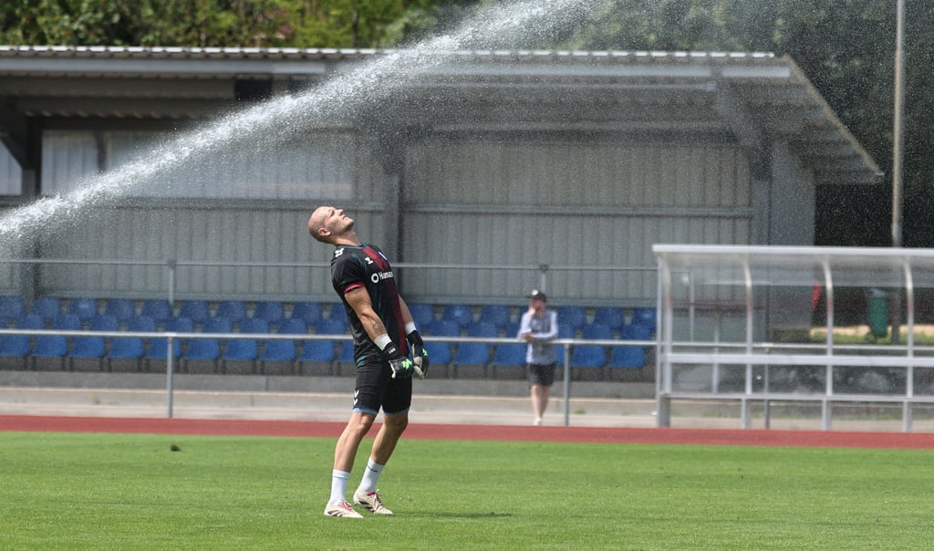 Zum Ende der ersten Trainingslager-Woche konnten die Akteure durchschnaufen. Und sie hatten sicherlich nichts dagegen, nach dem extrem anstrengenden Vortag (Foto von da – Keeper Dominik Reimann) zu pausieren.