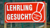 Derzeit werben noch viele Unternehmen und Einrichtungen für ihre Ausbildungsangebote. (Symbolbild)