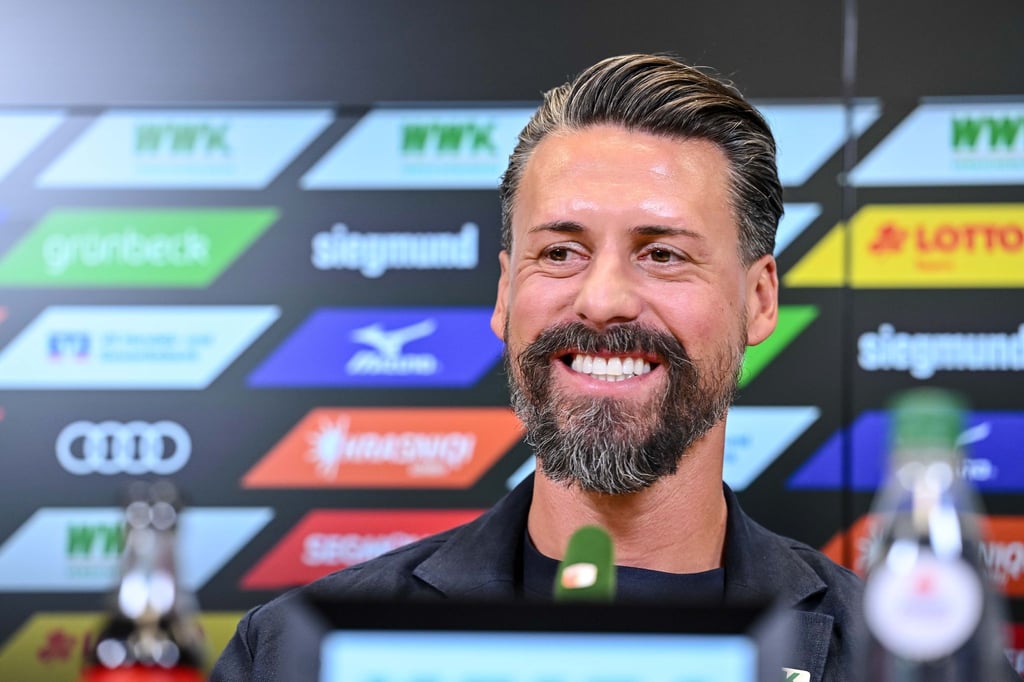 Sandro Wagner will seine erste Trainerstation in der Bundesliga demütig angehen.