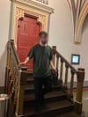 Der 34-jährige Angeklagte aus Halle: Er soll etliche Mädchen kontaktiert und sie manipuliert haben, um an Sex-Aufnahmen zu gelangen.