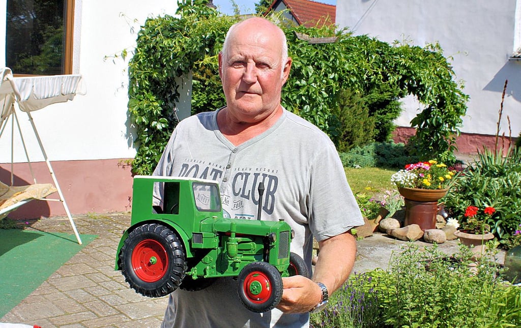 Walter Wischeropp mit dem Pionier.