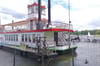 Seit Wochen liegt das Mississippi-Shuffleboat Queen Arendsee am Steg wegen des defekten Schiffsmotors fest.