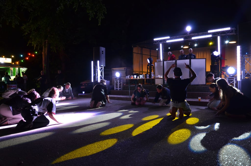 Mit der richtigen Musik steht oder fällt die Stimmung bei Partys. Auch Heimatfeste bieten die Möglichkeit, mit Freunden ausgelassen zu feiern - bis nach Mitternacht, wie hier kürzlich in Rathmannsdorf mit DJ Franky und bei "We will rock you".