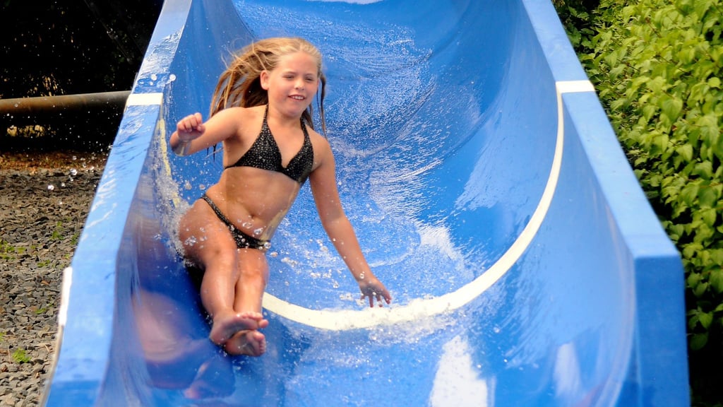 Thea gehörte zu den Teilnehmern der Rutschenmeisterschaft im Freibad Albertine in Harzgerode.