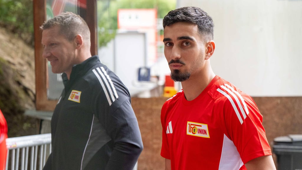 Livan Burcu ist zurück bei Union Berlin und hat seinen Vertrag beim Bundesligisten verlängert.