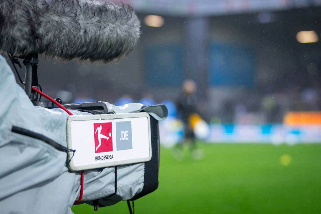 Die Sportschau wird künftig auch freitags senden.