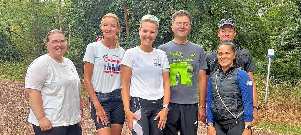 Oberbürgermeister Robert Reck hat mit Joyce Hübner unterwegs.