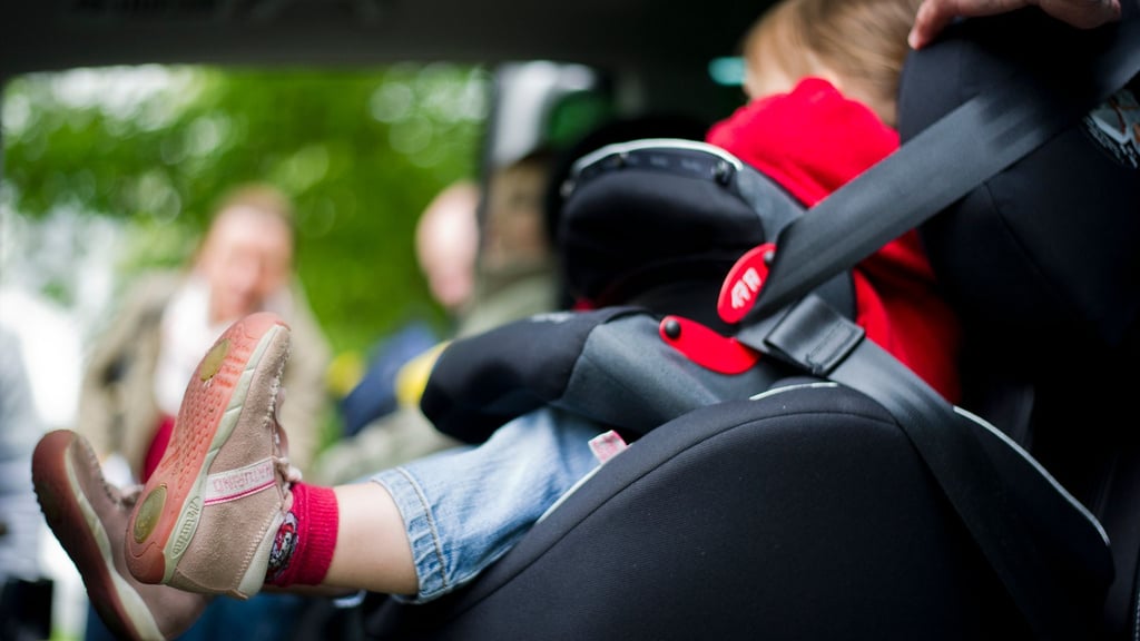 Mit gebrauchten Kindersitz-Modellen lässt sich Geld sparen - aber bitte nicht zulasten der Sicherheit.