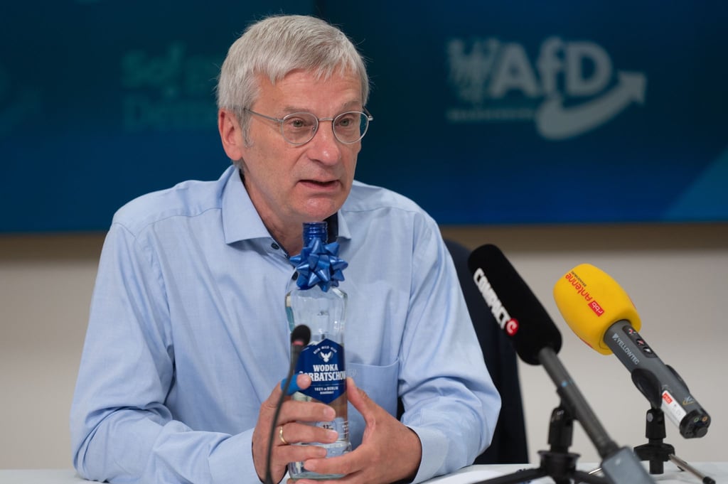 Hans-Christoph Berndt sieht keinen Anlass für einen Verhaltenskodex für seine Partei. (Archivbild)