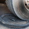 In Mildensee wurde eine Radfahrerin von einem Lkw eingeklemmt.