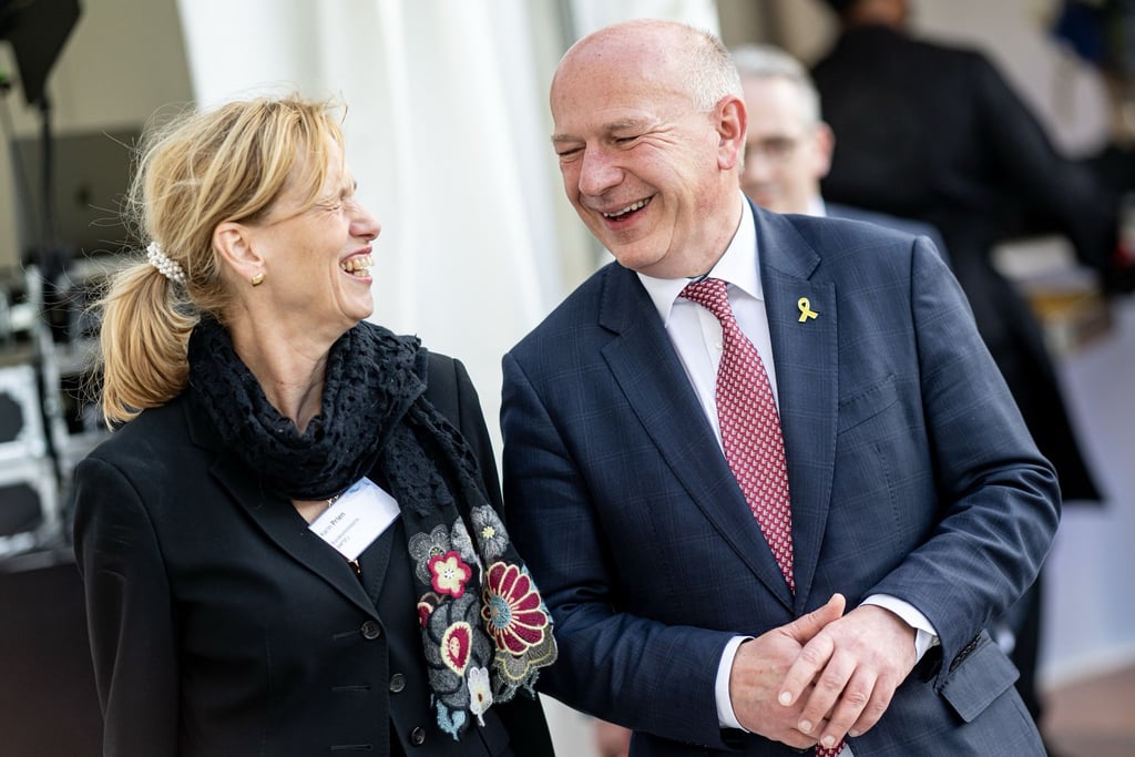 Bundesbildungsministerin Karin Prien und Berlins Regierender Bürgermeister Kai Wegner (beide CDU) betonen die Vielfalt jüdischen Lebens in Deutschland.