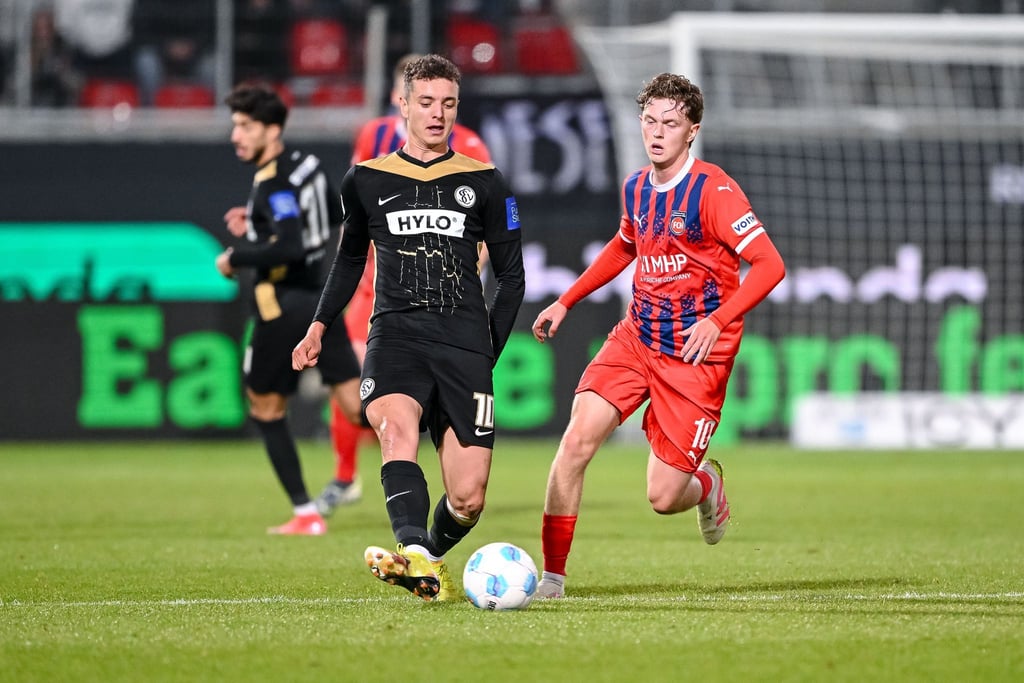 Werders Wunschspieler: Fisnik Asllani (l) und Paul Wanner (r).