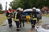 Bei der Einsatzübung wurde eine Menschenrettung gezeigt. Mehrere Feuerwehren arbeiteten dabei zusammen.