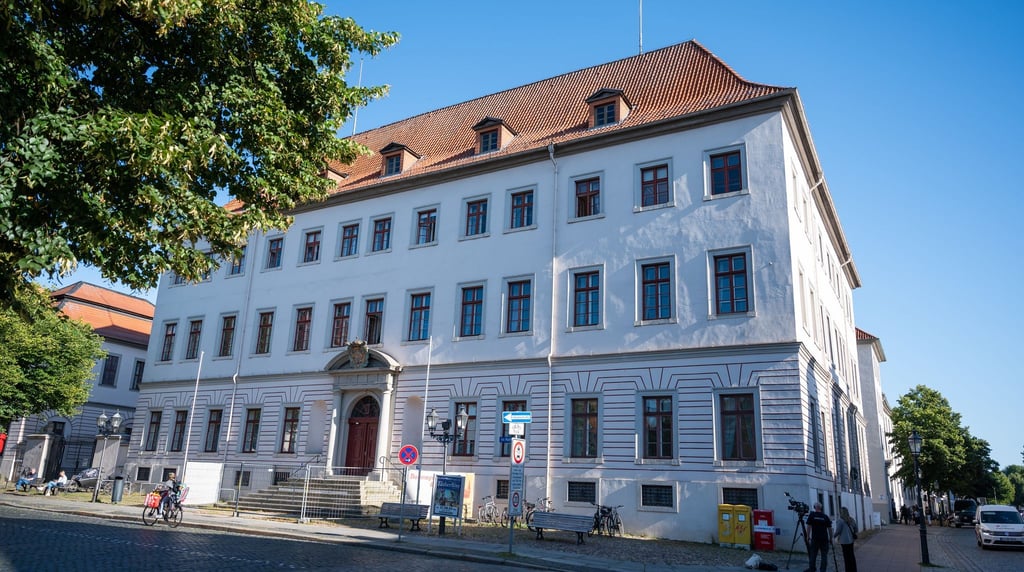 Das Gebäude mit den Verhandlungssälen des Landgerichts Lüneburg. (Archivbild)